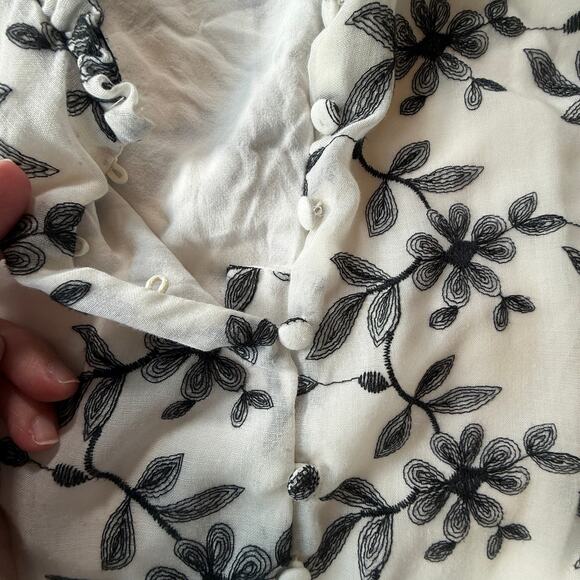 DRAPER JAMES Puff Sleeve Floral Embroidered Mini White Black Scalloped Hem Sz M - Picture 4 of 16